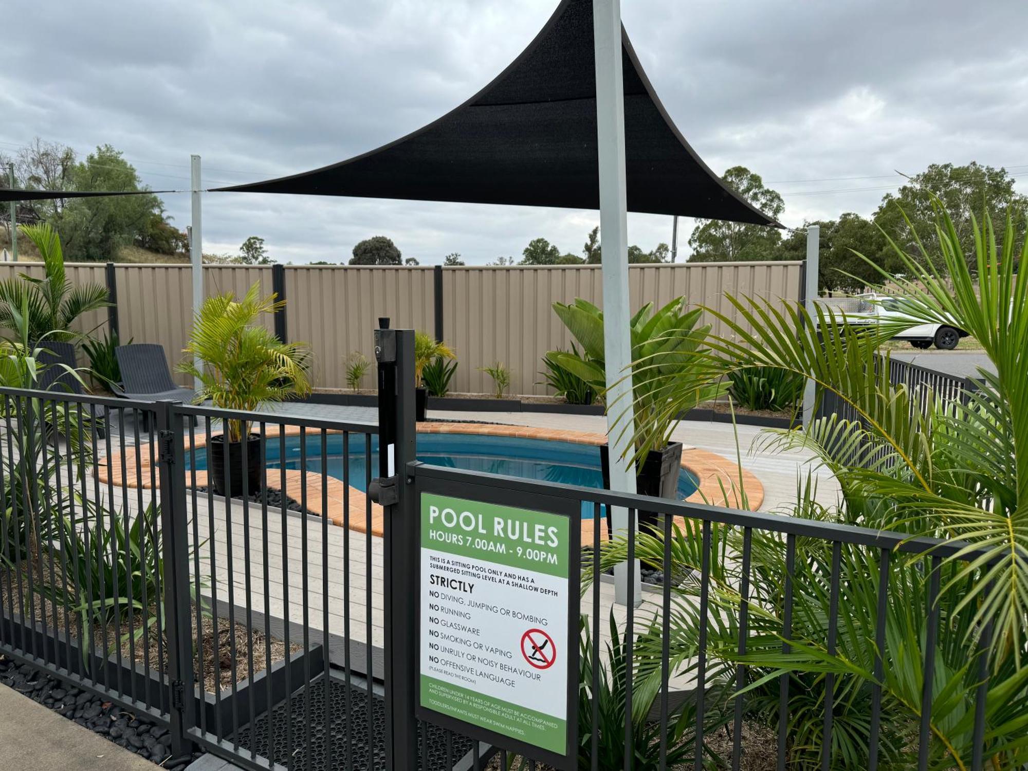 Raintree Motel Biloela Экстерьер фото